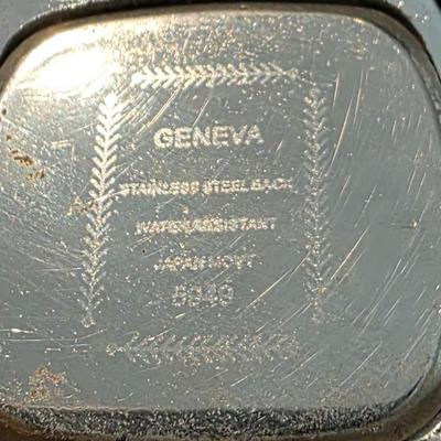 Vibrant Pink Geneva Rhinestone Bezel Fashion Watch with Silicone Band – Bold Modern Statement Timepiece