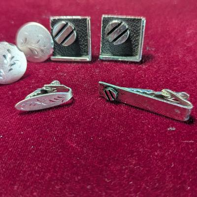 Vintage Tie Clasp & Matching Cuff Links #17