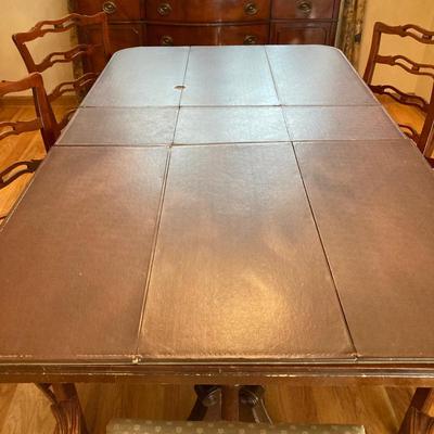 LOT 55: Vintage Drexel Double Pedestal Mahogany Dining Table with Five Chairs and Table Pads