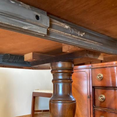 LOT 55: Vintage Drexel Double Pedestal Mahogany Dining Table with Five Chairs and Table Pads