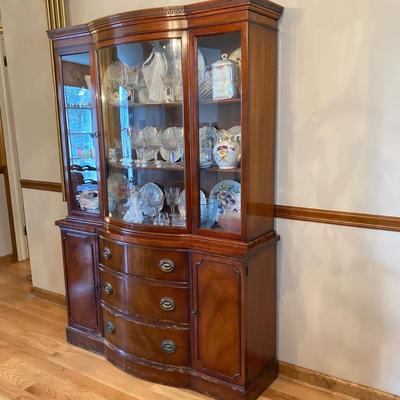 LOT 57: Vintage Drexel Mahogany China Cabinet