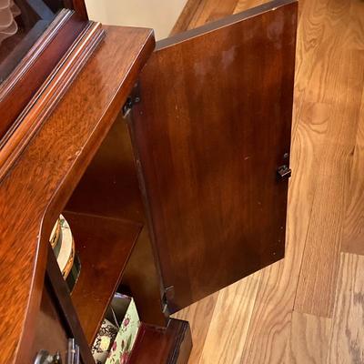 LOT 57: Vintage Drexel Mahogany China Cabinet