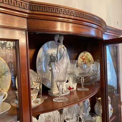 LOT 57: Vintage Drexel Mahogany China Cabinet