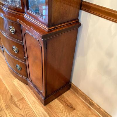 LOT 57: Vintage Drexel Mahogany China Cabinet