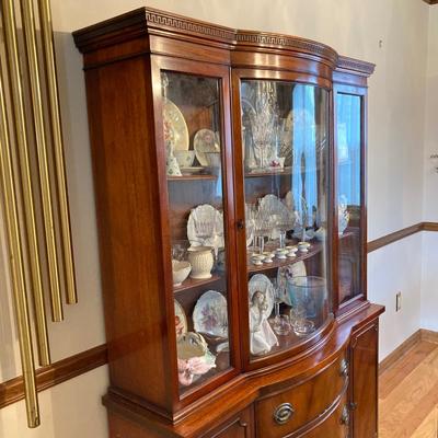 LOT 57: Vintage Drexel Mahogany China Cabinet