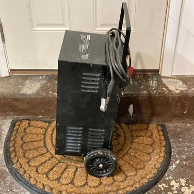 LOT 58: Schumacher Electric Rolling Battery Charger