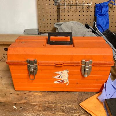 LOT 59: Garage Cleanout - Tools, Lights, Household, Hardware, Air Pump and More