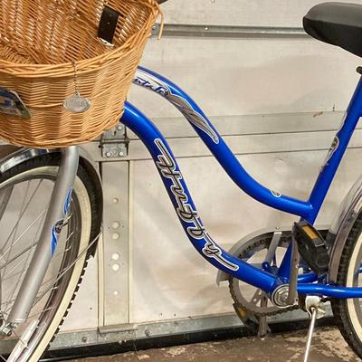 LOT 62: Huffy Santa Fe Bicycle with Bell Basket, Comfort Seat and Helmet