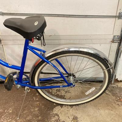 LOT 62: Huffy Santa Fe Bicycle with Bell Basket, Comfort Seat and Helmet