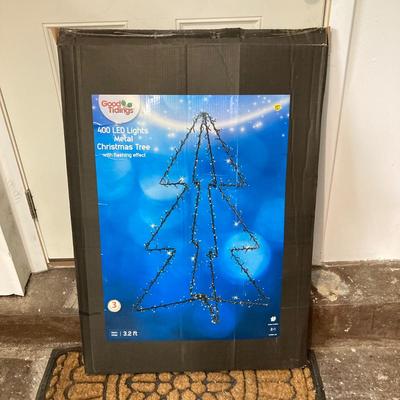 LOT 64: Outdoor Holiday Decor - Lighted Snowman, Christmas Tree and More