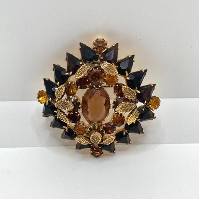 LOT 68: Collection of Vintage Costume Jewelry