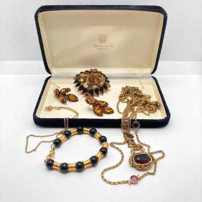 LOT 68: Collection of Vintage Costume Jewelry