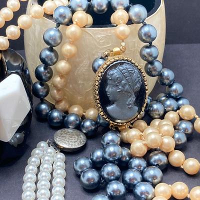 LOT 75: Collection of Vintage Jewelry - Cameo Brooch / Necklace, Bracelets and Earrings