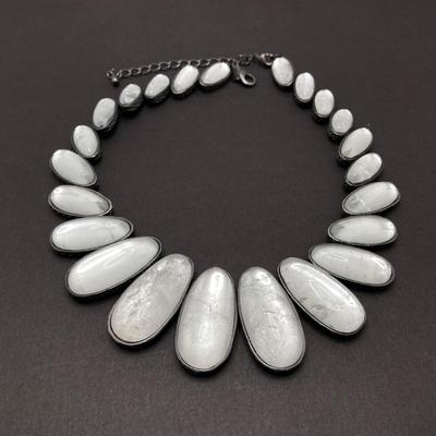 LOT 76: Gorgeous Vintage Jewelry - Necklaces (Kiam Family), Mother of Pearl Bangle Bracelet / Pin and Ring