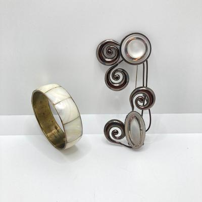 LOT 76: Gorgeous Vintage Jewelry - Necklaces (Kiam Family), Mother of Pearl Bangle Bracelet / Pin and Ring