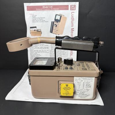 LOT 113: Ludlum Measurements 14C General Purpose Ratemeter & Model 44-9 Probe