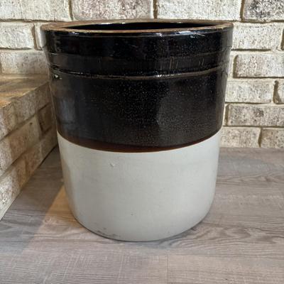 LOT 117: Vintage Nelson McCoy 6=Gallon Stoneware Crock