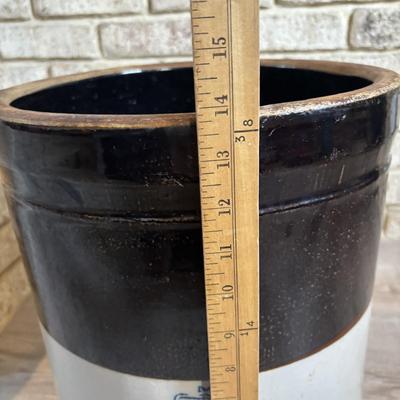 LOT 117: Vintage Nelson McCoy 6=Gallon Stoneware Crock