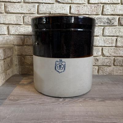 LOT 117: Vintage Nelson McCoy 6=Gallon Stoneware Crock