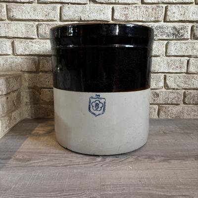 LOT 117: Vintage Nelson McCoy 6=Gallon Stoneware Crock