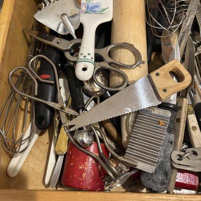 LOT 124: Mikasa Flatware & Kitchen Gadget Drawer Cleanout