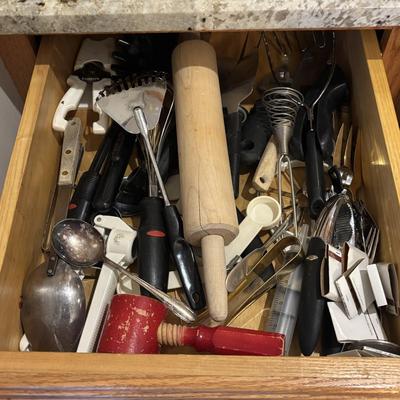 LOT 124: Mikasa Flatware & Kitchen Gadget Drawer Cleanout