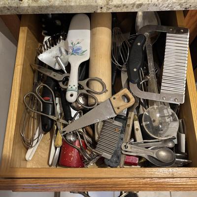LOT 124: Mikasa Flatware & Kitchen Gadget Drawer Cleanout