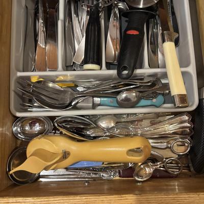 LOT 124: Mikasa Flatware & Kitchen Gadget Drawer Cleanout