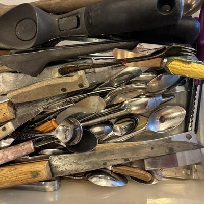 LOT 125: Kitchen Collection of Flatware, Gadgets, Serving Ware, and More