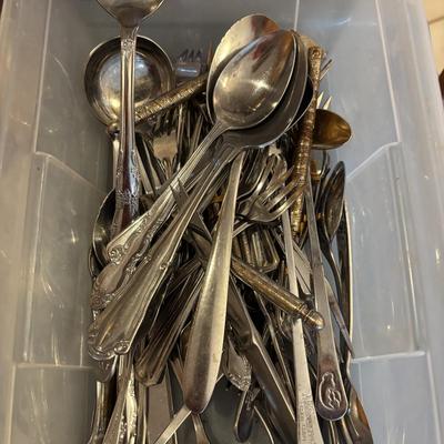 LOT 125: Kitchen Collection of Flatware, Gadgets, Serving Ware, and More