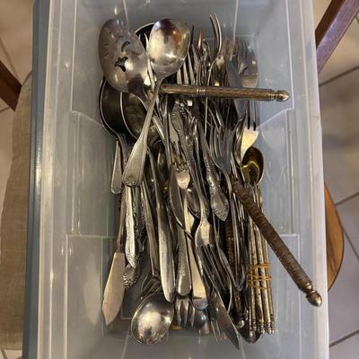 LOT 125: Kitchen Collection of Flatware, Gadgets, Serving Ware, and More