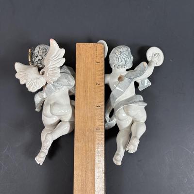 LOT 130: Vintage Simonett Italy Depose Figures: Hanging Musical Angel/Cherubs