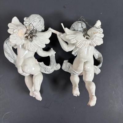 LOT 130: Vintage Simonett Italy Depose Figures: Hanging Musical Angel/Cherubs