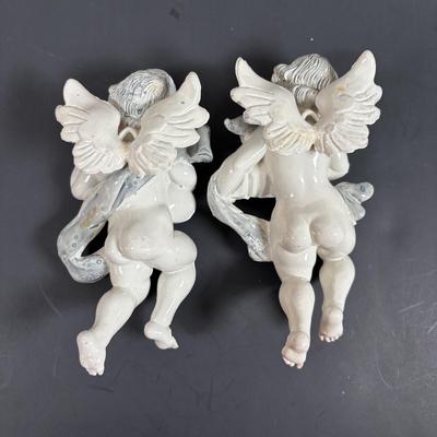 LOT 130: Vintage Simonett Italy Depose Figures: Hanging Musical Angel/Cherubs