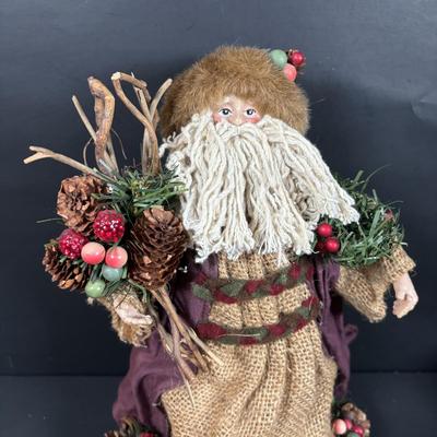 LOT 131: Home Decor Santa Collection