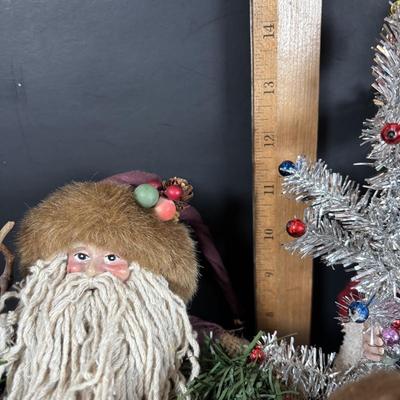 LOT 131: Home Decor Santa Collection