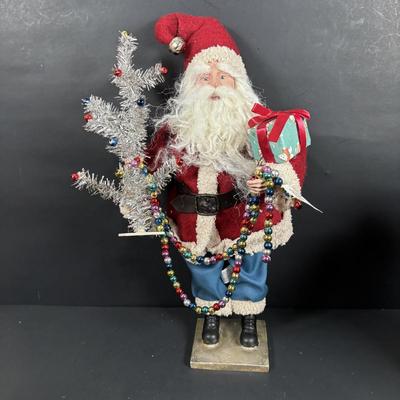 LOT 131: Home Decor Santa Collection