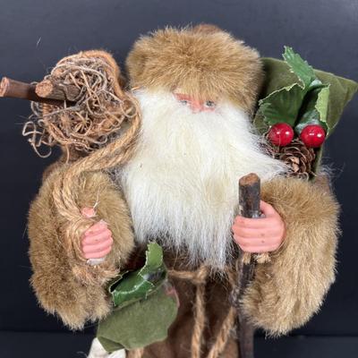 LOT 131: Home Decor Santa Collection