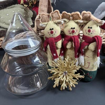 LOT 132: Basket Full of Christmas Decor: Snowmen, Ornaments Santa, Angels