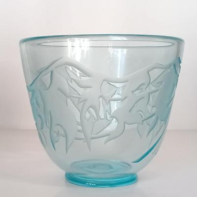 LOT 139: Makora Art Glass Bowl & Signed Deeble Etched Glass Bowl