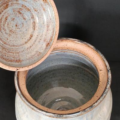 LOT 147: Crate & Barrel Brekkie Mugs with Pottery Jar