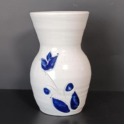 LOT 150: Williamsburg Pottery Vase, Jamestown Pottery Dish, Pottery Wall Pocket & More