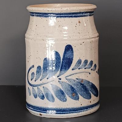 LOT 150: Williamsburg Pottery Vase, Jamestown Pottery Dish, Pottery Wall Pocket & More