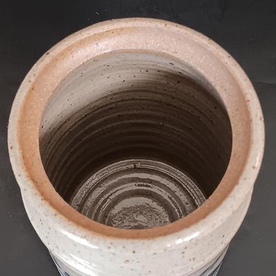 LOT 150: Williamsburg Pottery Vase, Jamestown Pottery Dish, Pottery Wall Pocket & More