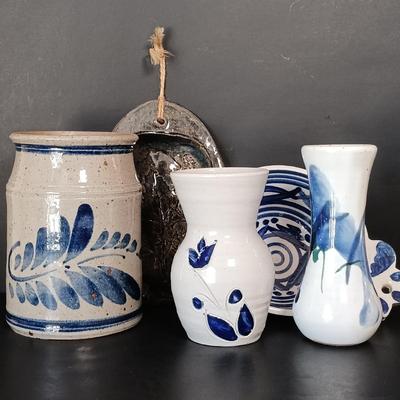 LOT 150: Williamsburg Pottery Vase, Jamestown Pottery Dish, Pottery Wall Pocket & More