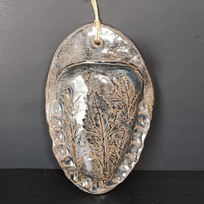 LOT 150: Williamsburg Pottery Vase, Jamestown Pottery Dish, Pottery Wall Pocket & More