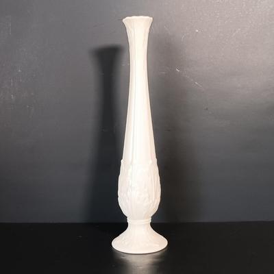 LOT 153: Lenox Collection- Beaded Tea Light, Symphony Divided Dish, Teardrop Serving Dish & More