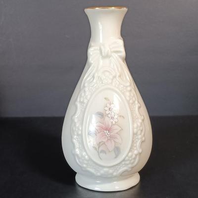 LOT 154: Lenox Violet Trinket Box, Royal Heritage Cameo Ribbon Vase, Lenox Groundhog & More