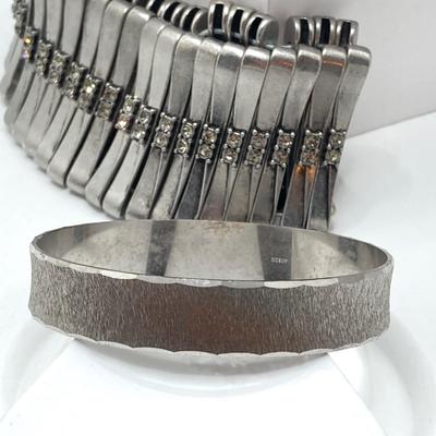 LOT 191: Vintage Eye Catching Bracelets - Weiss, Kiam Family and More