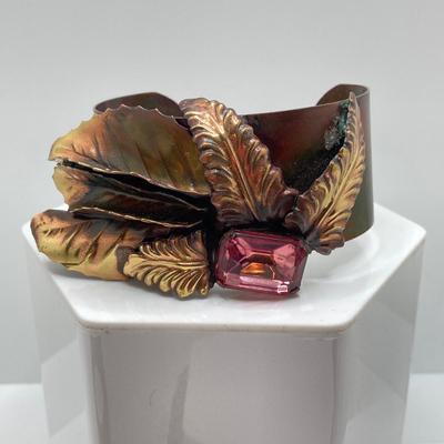 LOT 193: Vintage Bracelet Collection - Cuff, Bangle and Stretch Styles